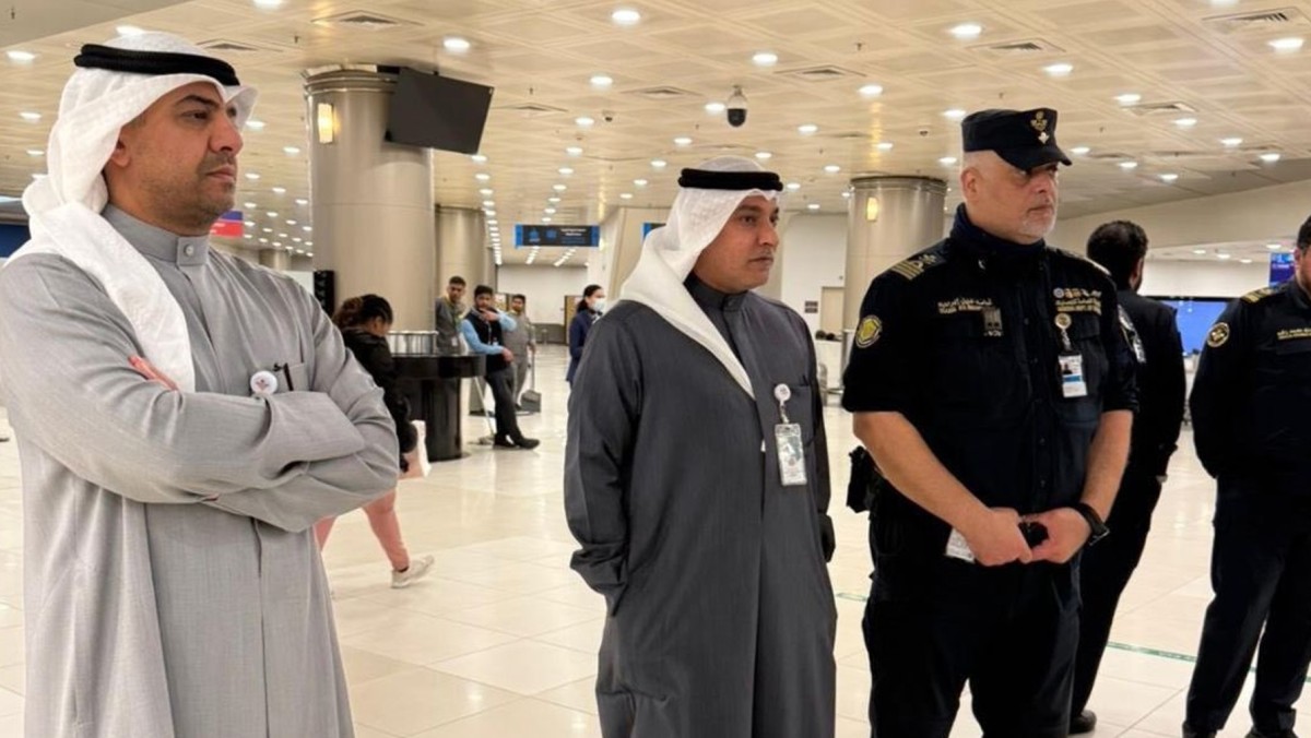 رئيس 'الجمارك' تفقد  مطار 'T1 و T5': تحقيق الانسيابية في حركة تفتيش المسافرين وحماية البلاد من أي محاولات للتهريب