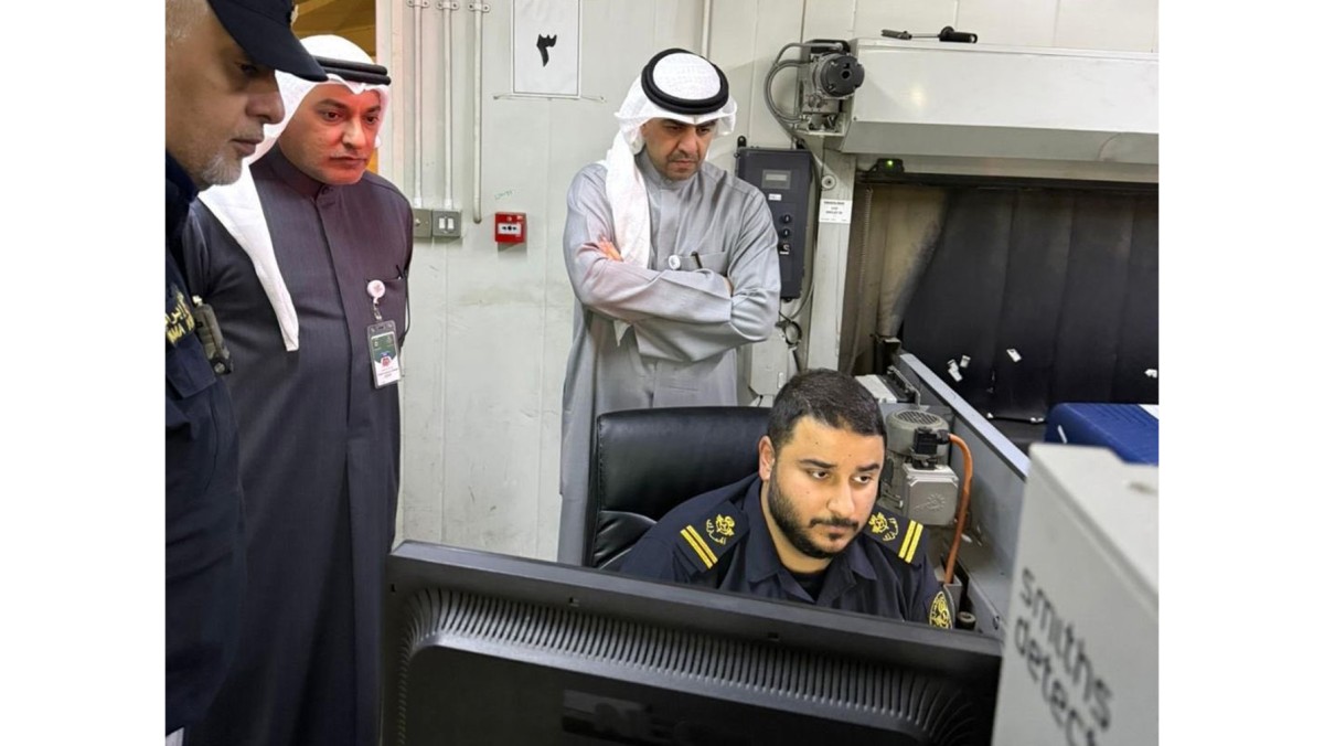 رئيس 'الجمارك' تفقد  مطار 'T1 و T5': تحقيق الانسيابية في حركة تفتيش المسافرين وحماية البلاد من أي محاولات للتهريب