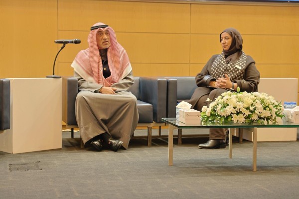 النائب الأول يحث على العمل الجاد في القوى العاملة لتعزيز بيئة عمل إيجابية