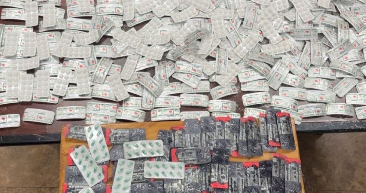 'الجمارك' تضبط 3458 حبة مؤثرة عقلياً بحوزة عاملة منزلية في المطار