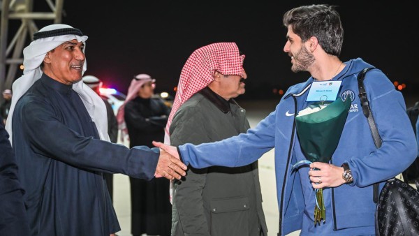 بعثة باريس سان جيرمان تصل الكويت للمشاركة في السوبر الفرنسي بدعم من الخطوط الجوية الكويتية