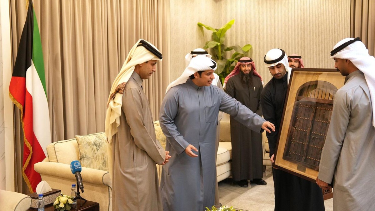 وزير الإعلام يبحث مع رئيس 'بي إن' سبل تعزيز التعاون المشترك