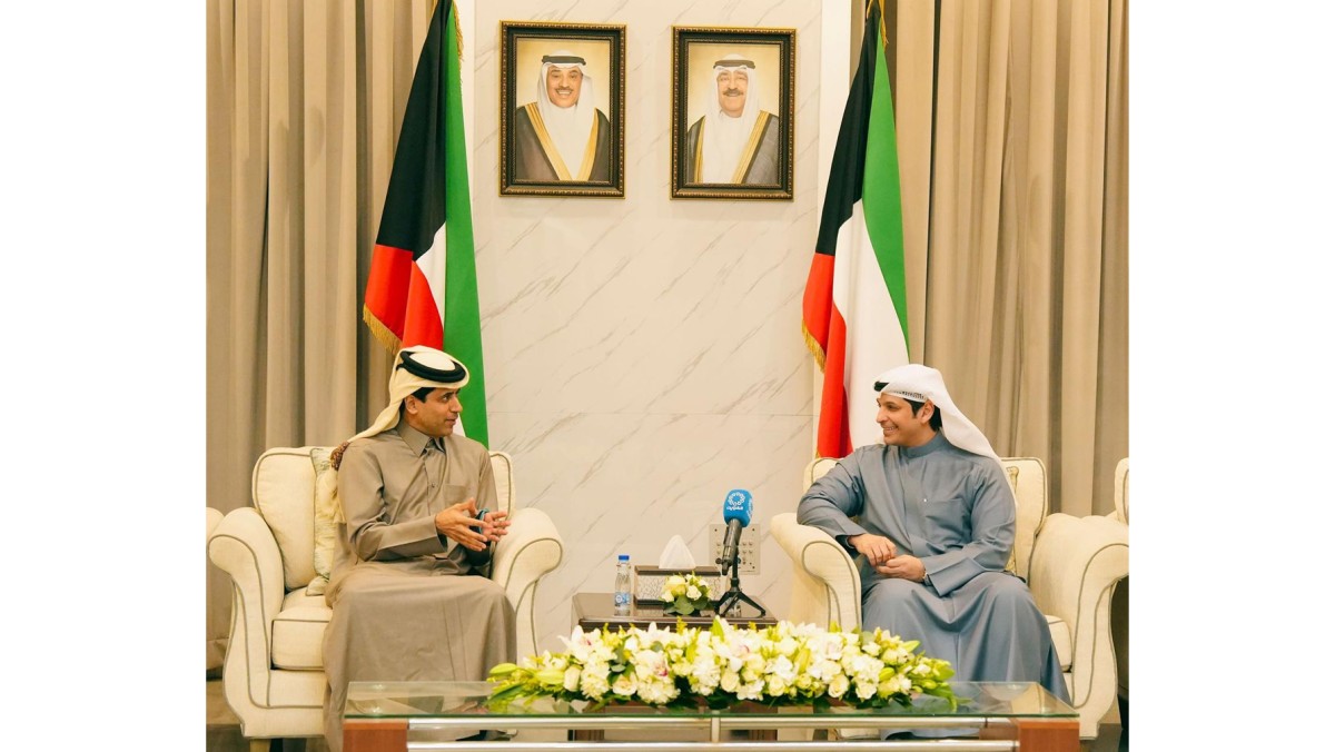 وزير الإعلام يبحث مع رئيس 'بي إن' سبل تعزيز التعاون المشترك
