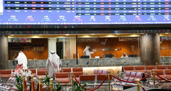توقعات بورصة الكويت 2025: الشركات تقود السيولة والأفراد يزيدون من المبيعات