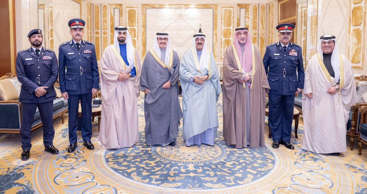 سمو الأمير يستقبل النائب الأول ووزير الداخلية البحريني