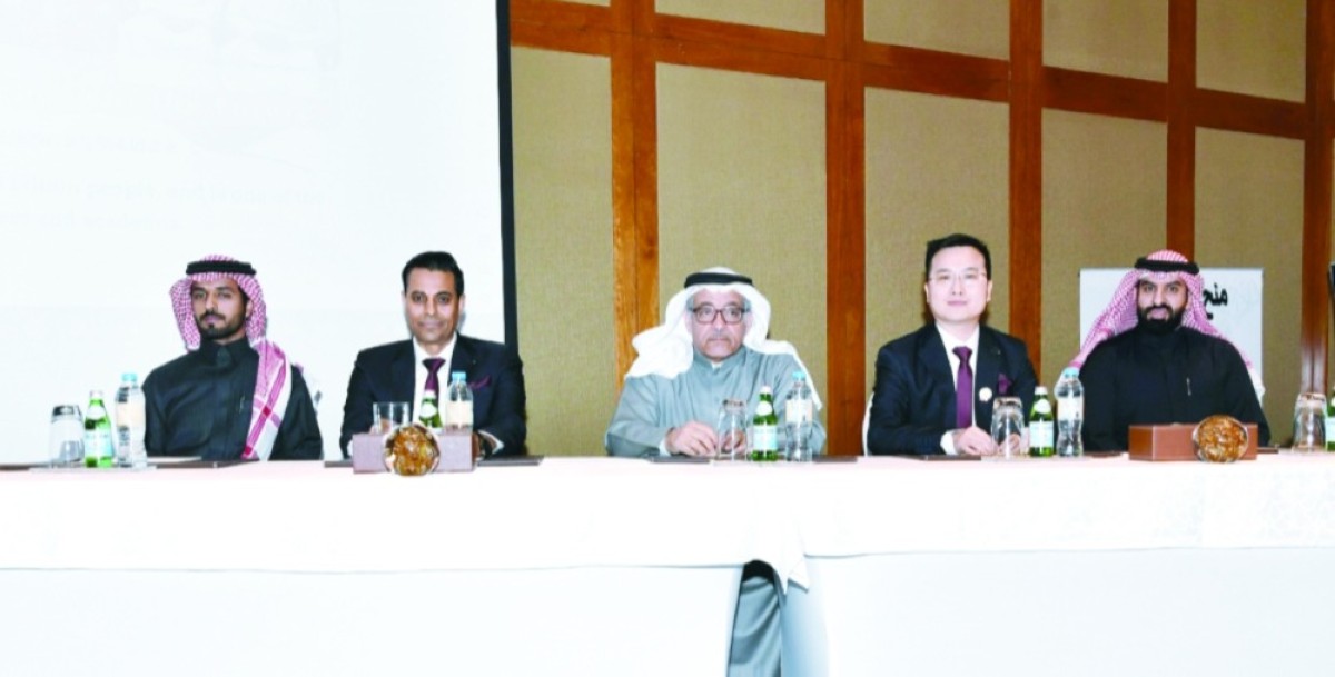 منح مجانية لتعليم 100 طالب برمجيات الذكاء الاصطناعي