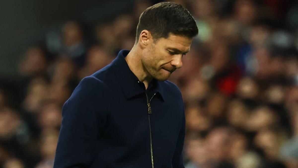 ريال مدريد يُعلن رحيل مدربه تشابي ألونسو