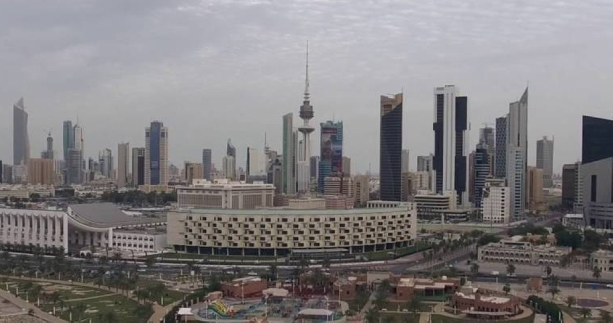 'الأرصاد': طقس معتدل نهاراً ومائل للبرودة ليلاً مع رياح نشطة وغبار وفرص أمطار