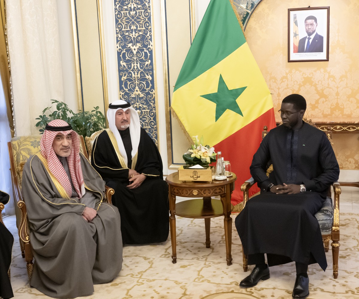 الرئيس السنغالي يستقبل سمو الشيخ ناصر المحمد والنائب الأول والعضو المنتدب لهيئة الاستثمار