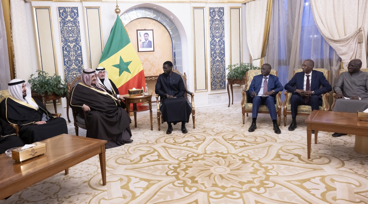 الرئيس السنغالي يستقبل سمو الشيخ ناصر المحمد والنائب الأول والعضو المنتدب لهيئة الاستثمار