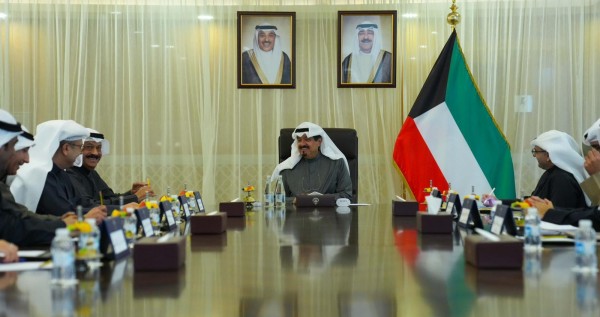 رئيس الوزراء يتابع مشاريع التنمية ويدعم الاستثمار في الكويت