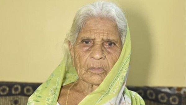 عزاء معمرة يتحول إلى احتفال بميلادها 