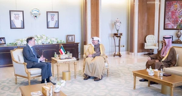 وزير شؤون الديوان الأميري يستقبل سفيري البرازيل وأوكرانيا في الكويت