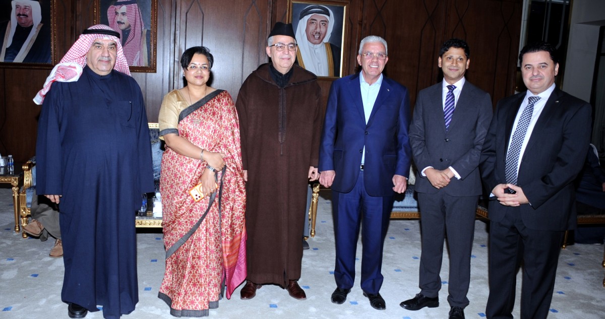 حمد جابر العلي يستقبل ضيوف ديوانه