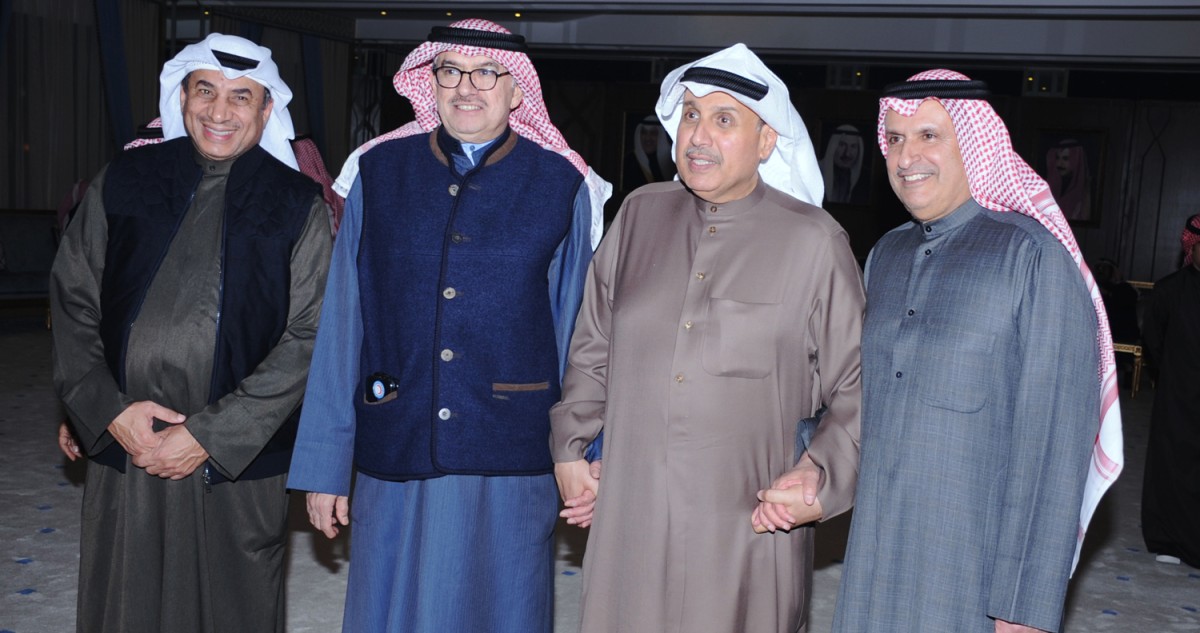 حمد جابر العلي يستقبل ضيوف ديوانه