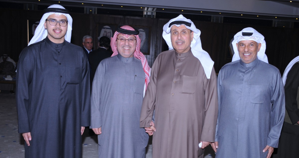 حمد جابر العلي يستقبل ضيوف ديوانه