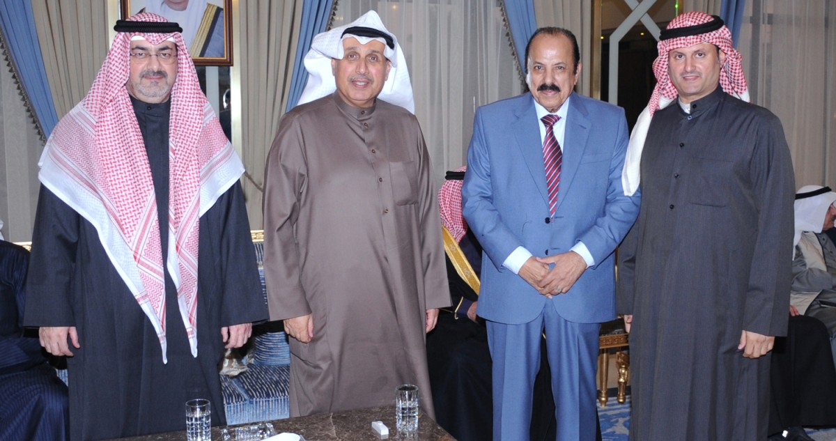 حمد جابر العلي يستقبل ضيوف ديوانه