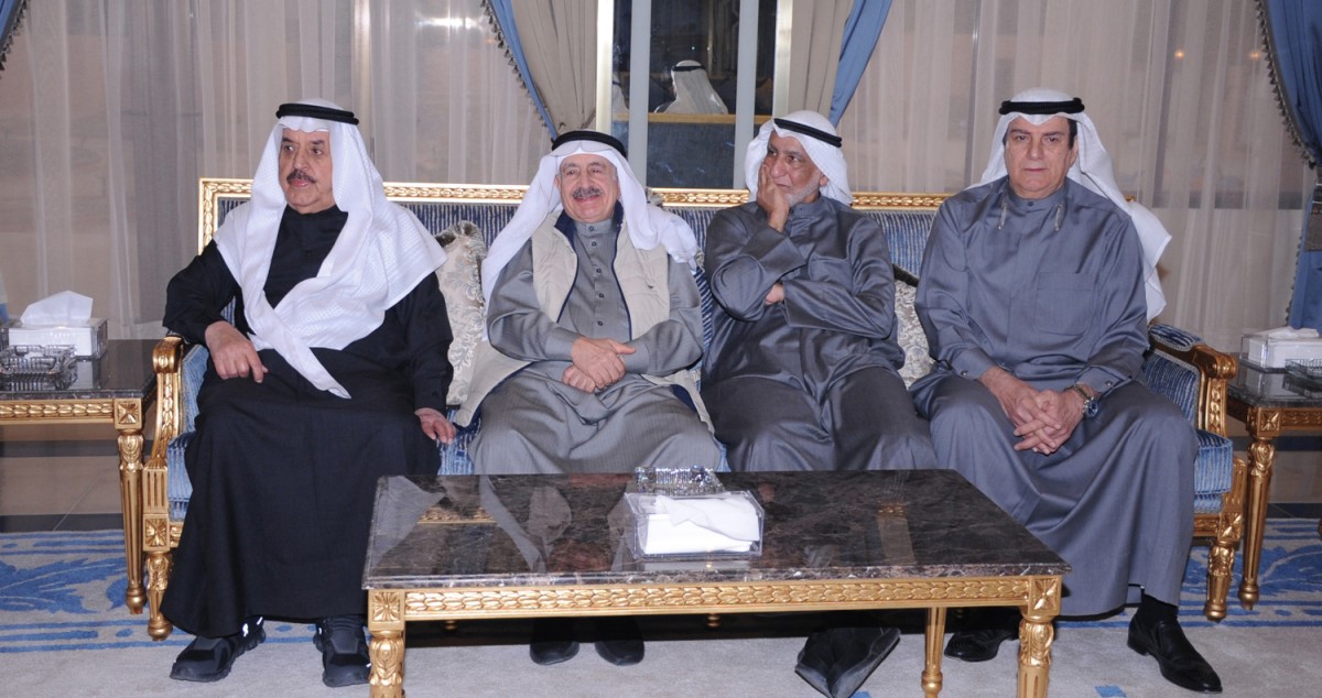 حمد جابر العلي يستقبل ضيوف ديوانه