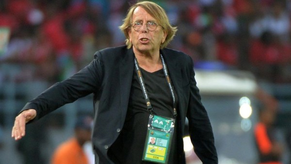 كلود لوروا علامة غيرت وجه كرة القدم الإفريقية 