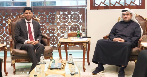 وزير العدل بحث مع سفير المملكة المتحدة دعم الشراكة القانونية والقضائية بين البلدين 