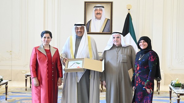 ولي العهد يستقبل الشيخة انتصار الصباح ورئيس 'البحوث والدراسات' الكويتية ورقية الحسن