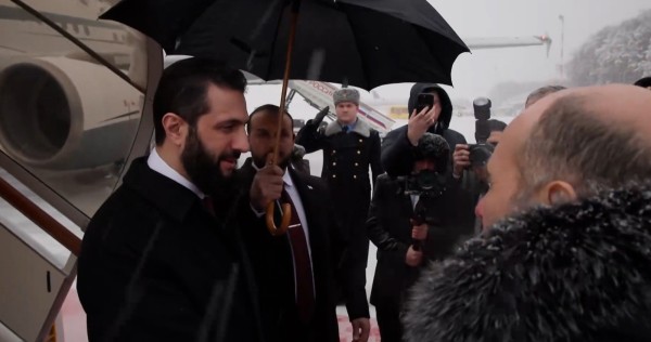 الرئيس السوري أحمد الشرع في موسكو لمباحثات مع بوتين حول القوات الروسية في سوريا