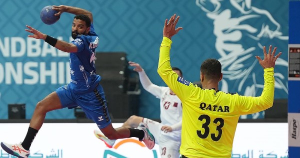 "عرش آسيا لليد"... بين "الأحمر" و"العنابي" 