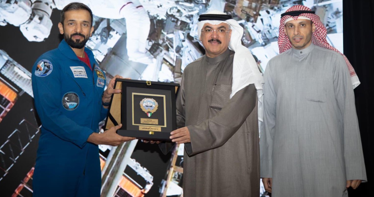 النيادي عرض تجربته في محطة الفضاء الدولية خلال ملتقى طلابي بـ 'ثانوية عبدالله الجابر'