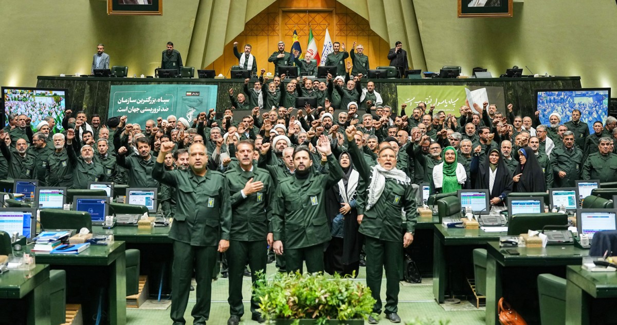 أميركا جاهزة لضربة أو اتفاق 'بالقوة'... وترامب يوجه التهديد الأخير لإيران