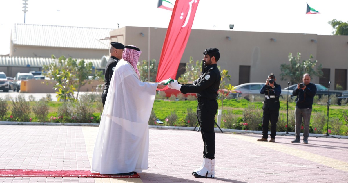 المحافظات تحتفل بمراسم رفع العلم