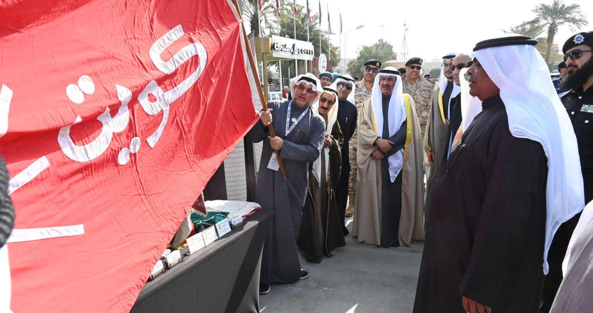 المحافظات تحتفل بمراسم رفع العلم