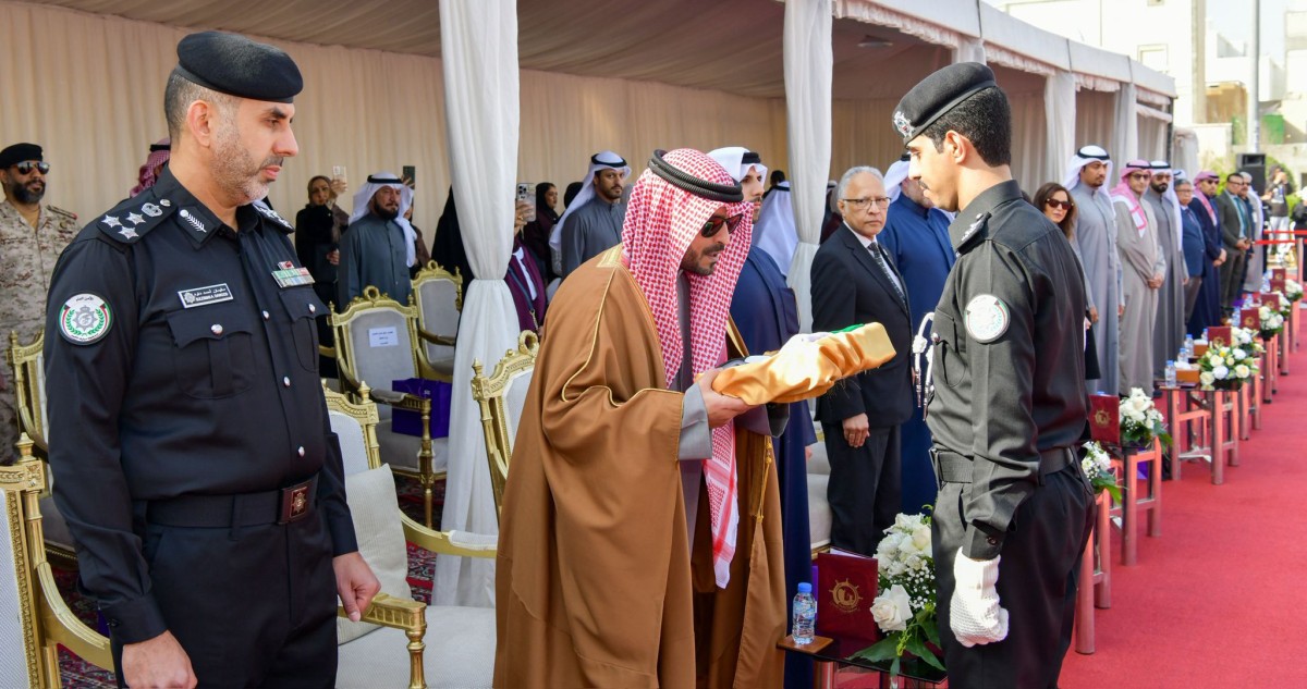 المحافظات تحتفل بمراسم رفع العلم