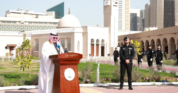 محافظ العاصمة يؤكد على وحدة وصمود الشعب الكويتي في مراسم رفع العلم
