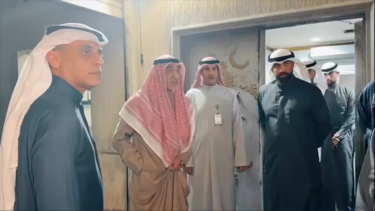 النائب الأول يشرف على ضبط عصابة دولية متورطة في النصب الإلكتروني والحوالة البديلة وغسل الأموال