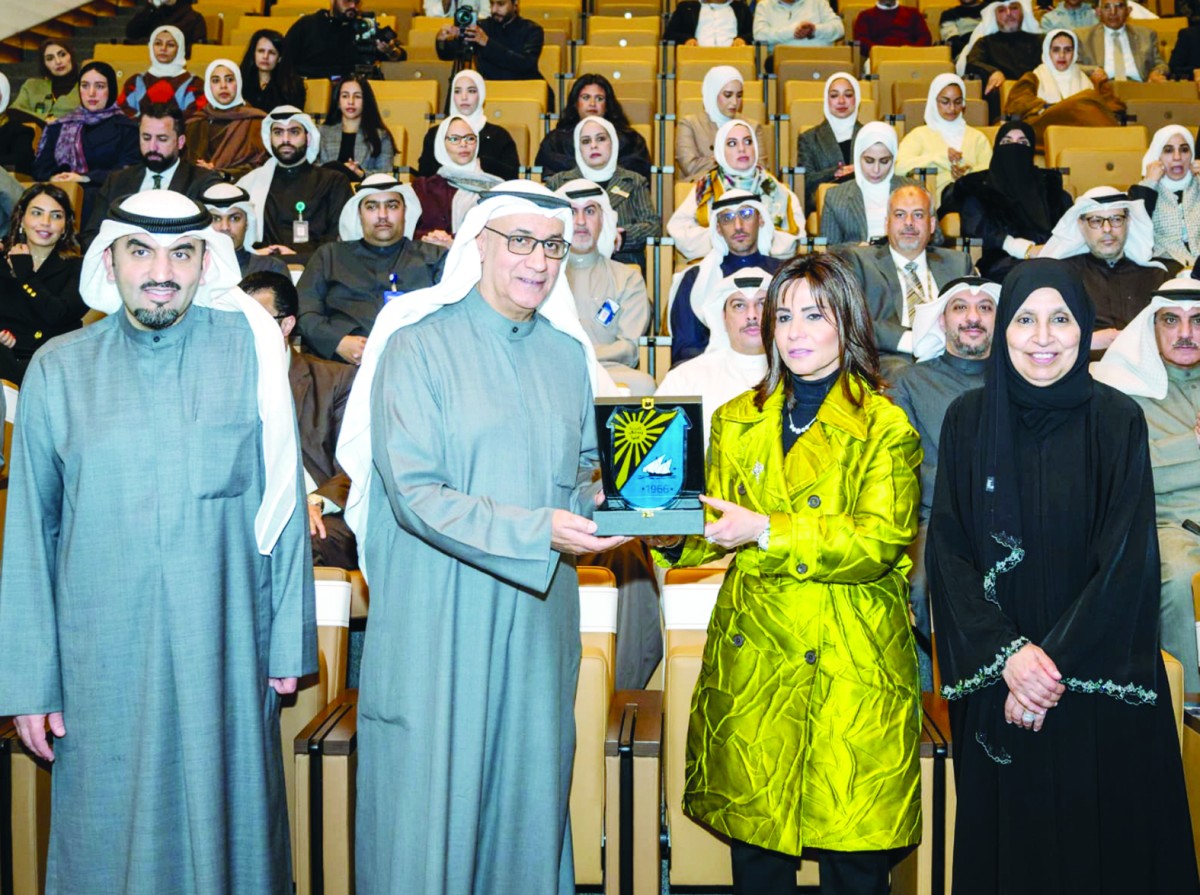 'وياي' يُطلق الباصات الكهربائية لخدمة الطلبة في مدينة صباح السالم الجامعية