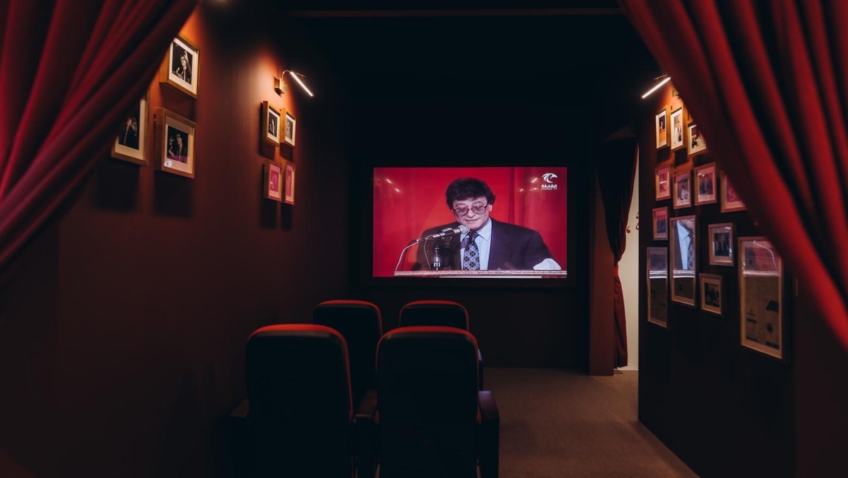 'لاعب النرد'&hellip; رسائل محمود درويش من الشارقة إلى الثقافة العربية