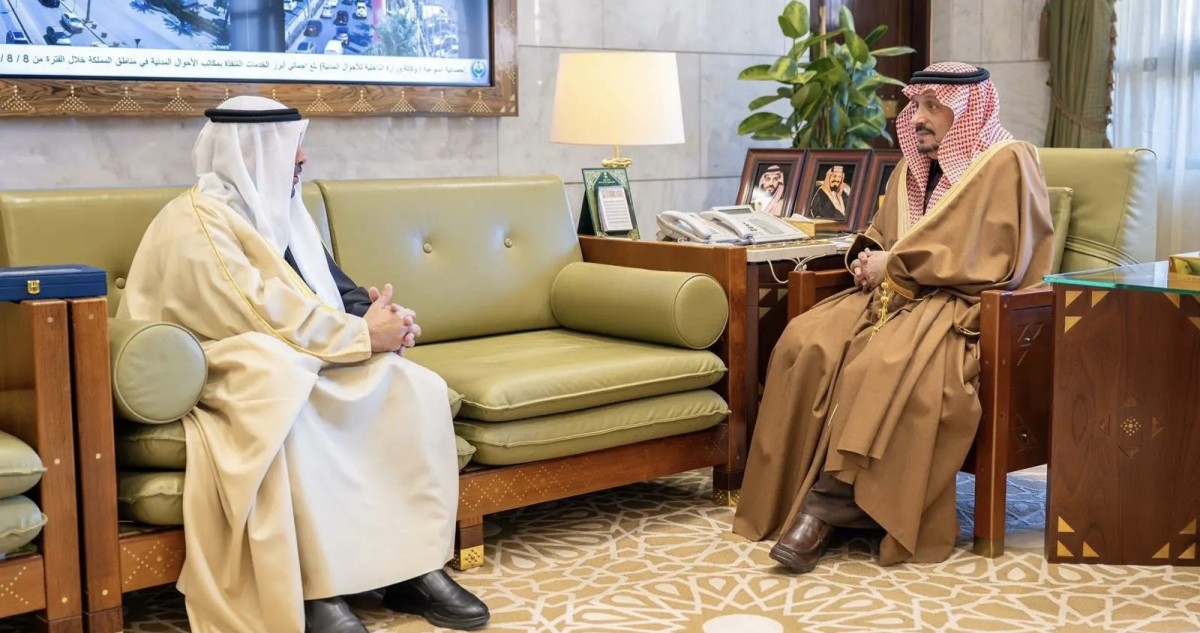 سفيرنا لدى السعودية يبحث مع أمير منطقة الرياض العلاقات الثنائية