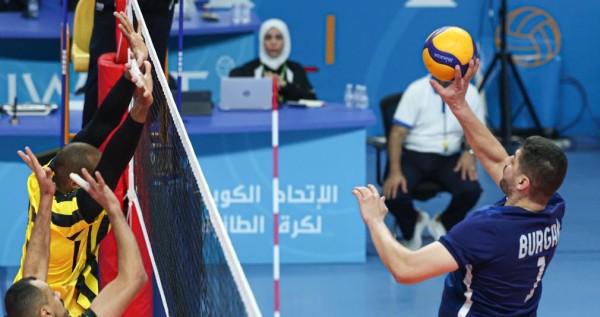 الصدارة بين 'طائرة العميد' والأهلي