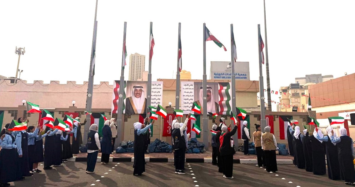 'المرشدات' تقيم مراسم رفع العلم إيذاناً بانطلاق الاحتفالات الوطنية