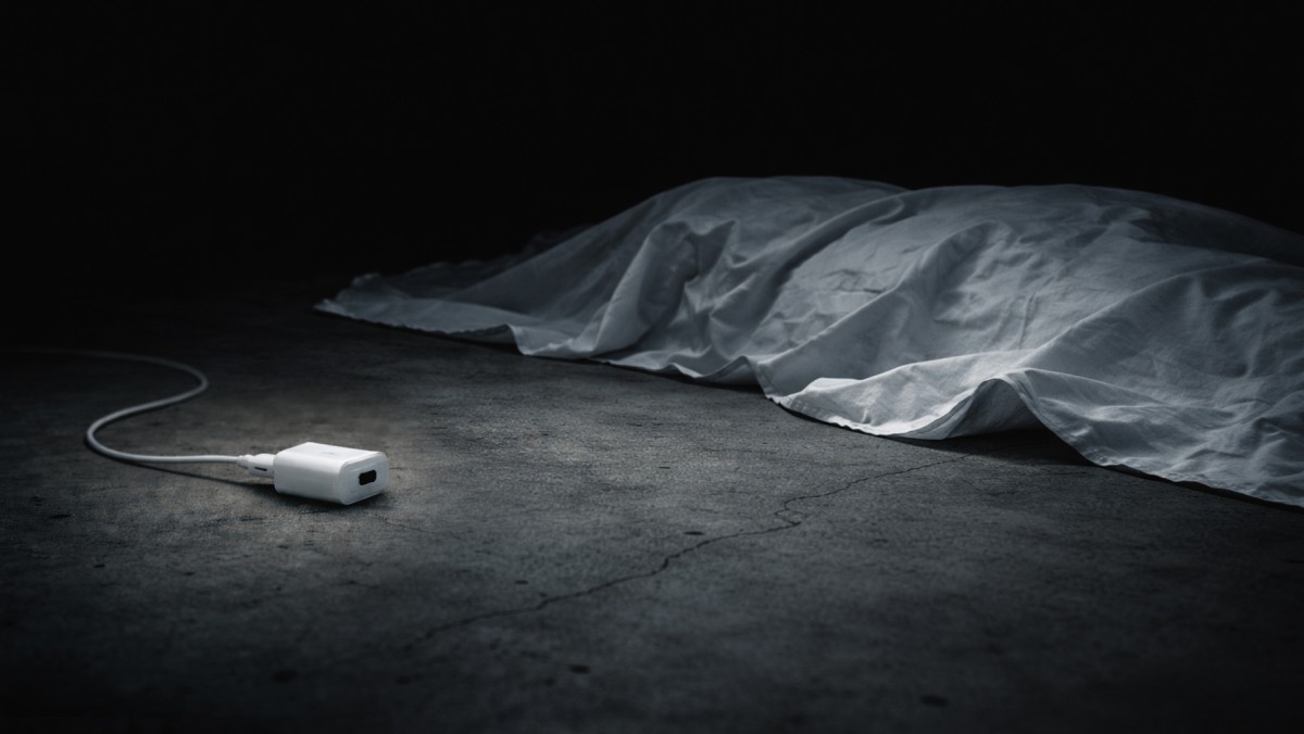 قتلت زوجها بسبب شاحن الهاتف