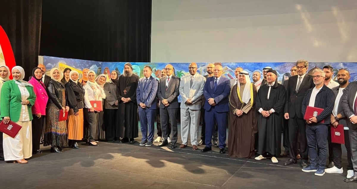 فنانون من مصر والكويت يبدعون جدارية 'معاً في حب الكويت'