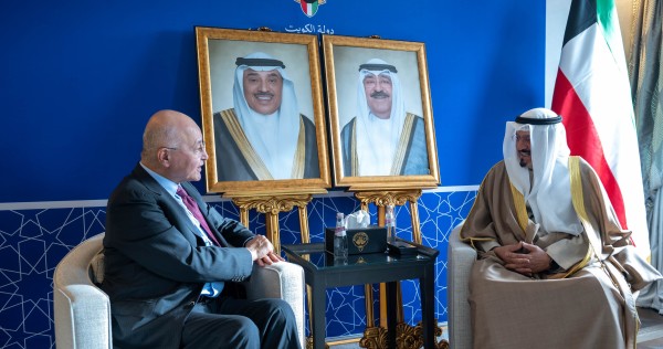 رئيس الوزراء الكويتي يناقش حماية اللاجئين مع المفوض السامي للأمم المتحدة
