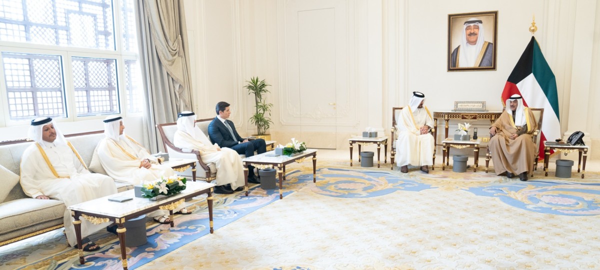 ولي العهد يستقبل رئيس المجلس الأولمبي الآسيوي رئيس اللجنة الأولمبية القطرية