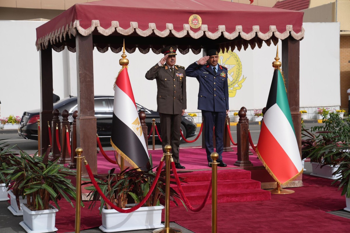 رئيس الأركان يبحث مع نظيره المصري موضوعات عسكرية مشتركة