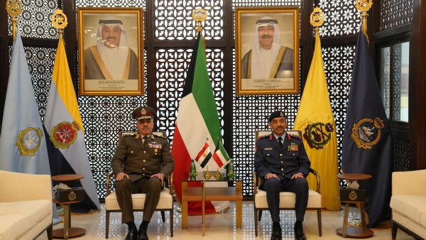 رئيس الأركان يبحث مع نظيره المصري موضوعات عسكرية مشتركة
