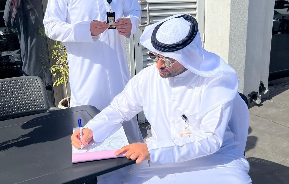 'البلدية': تحرير مخالفات للائحة المحلات والإعلانات واستغلال المساحات بـ'مبارك الكبير'