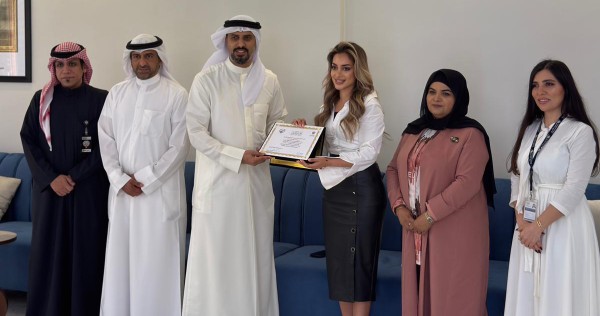 'الكويت للتأمين' نظمت قريش بدار المسنين:'معاكم الحياة أجمل'