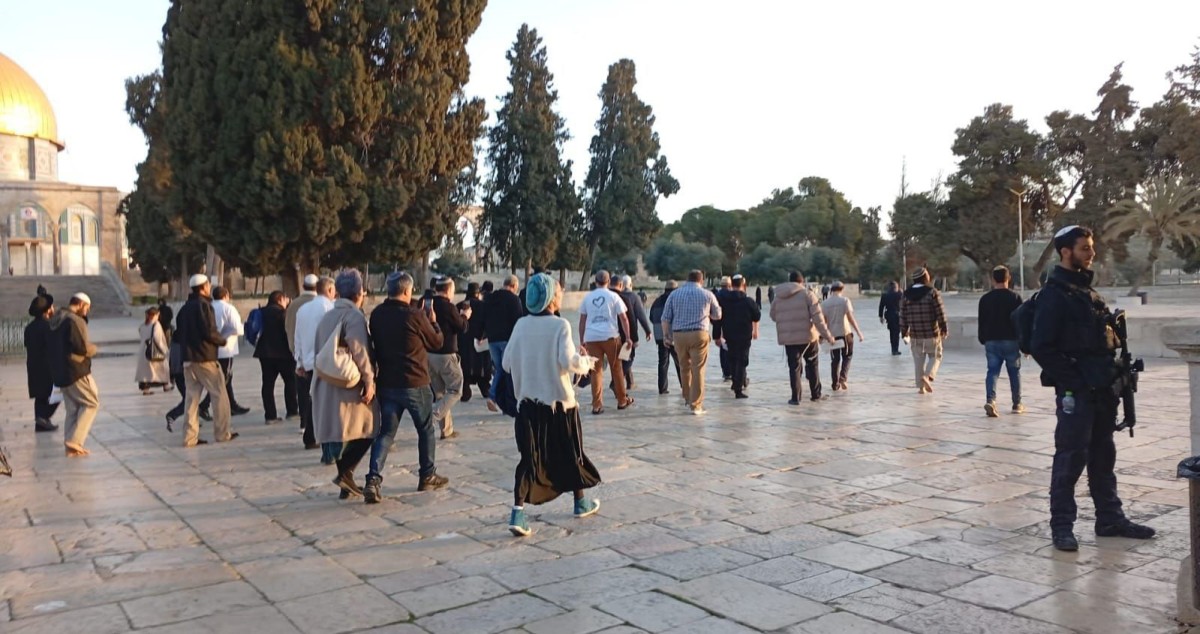 عشرات المستوطنين يقتحمون المسجد الأقصى في أول أيام رمضان