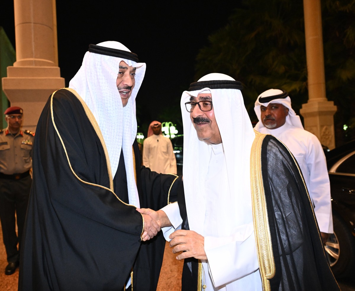 سمو الأمير وسمو ولي العهد وأسرة آل الصباح يستقبلون المهنئين بمناسبة حلول شهر رمضان المبارك