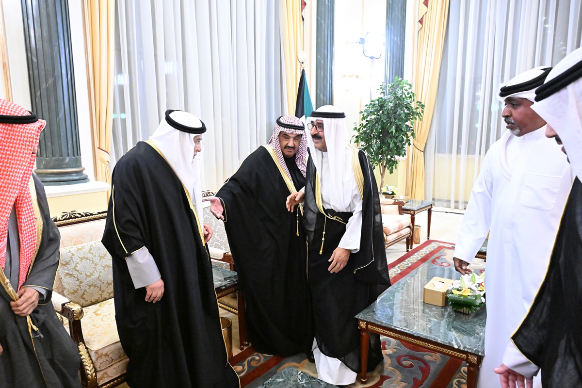 سمو الأمير وسمو ولي العهد وأسرة آل الصباح يستقبلون المهنئين بمناسبة حلول شهر رمضان المبارك